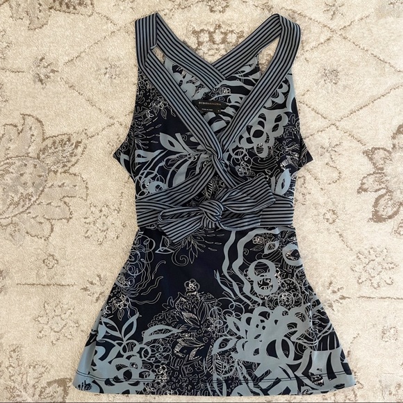 BCBGMaxAzria Blue Printed Sleeveless Wrap Top Size Small - Picture 7 of 15